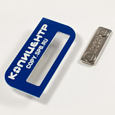 Пластиковые бейджи с окошком